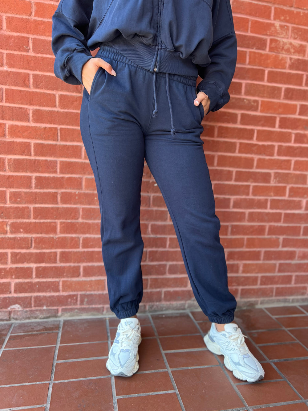 ATIRA NAVY FLEECE JOGGER