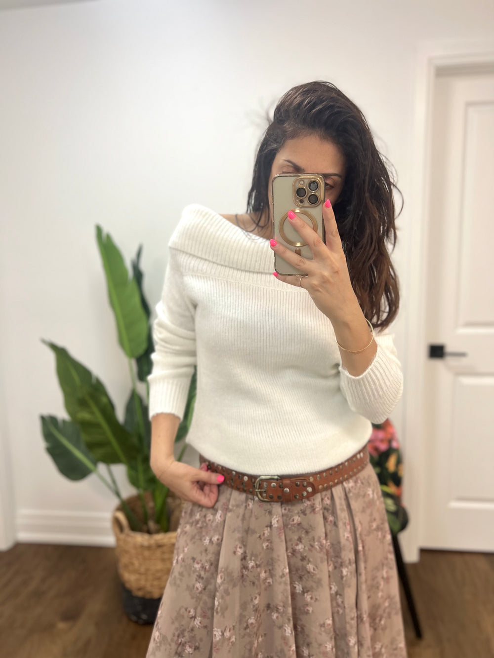 MARILYN WHITE OFF SHOULDER SWEATER