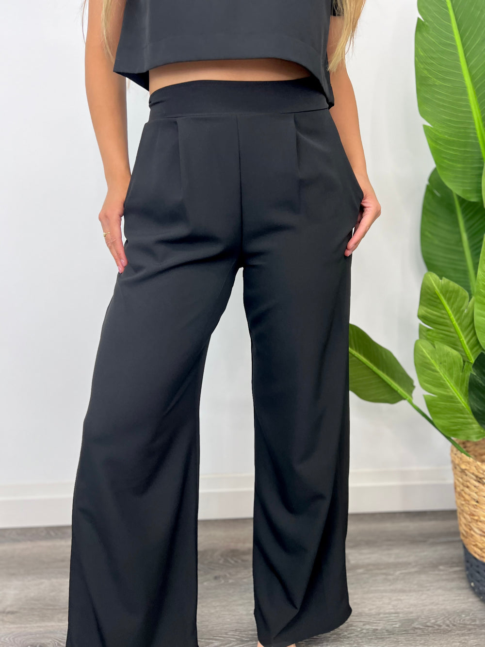 MAGGIE BLACK WIDE LEG MATCHER