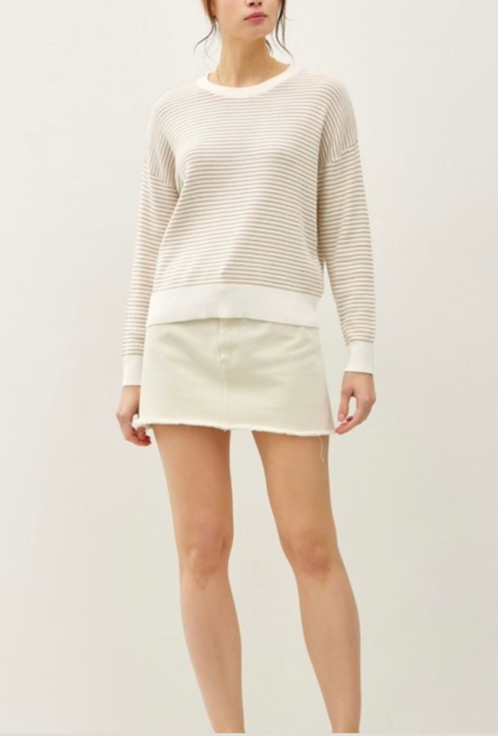 TAN THIN STRIPE LIGHT WHITE SWEATER