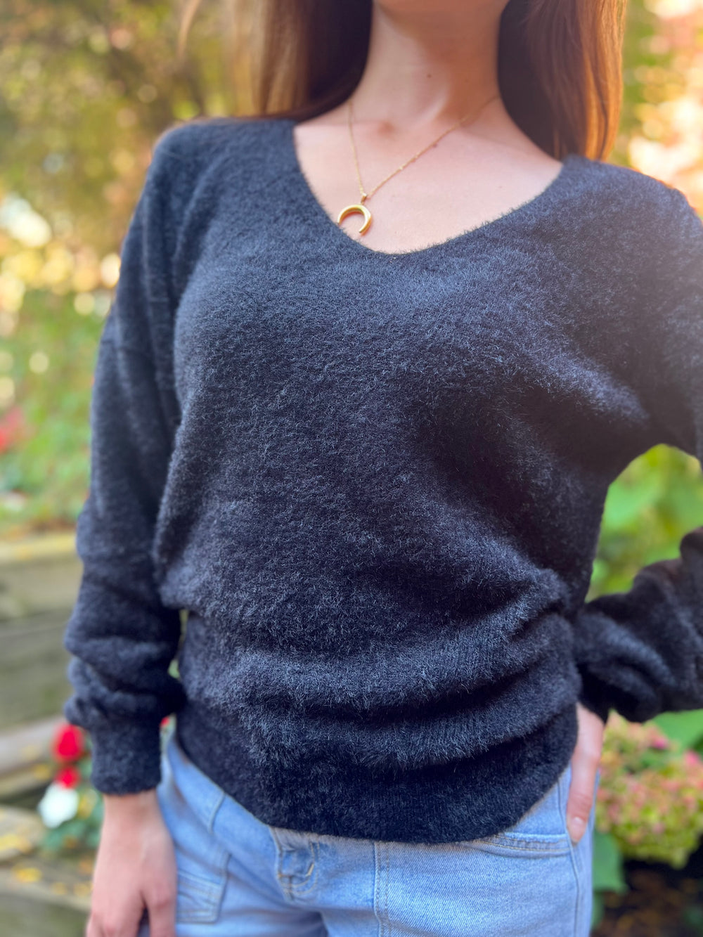 [Z0014BLACK] ZADIE BLACK VNECK EYELASH SWEATER