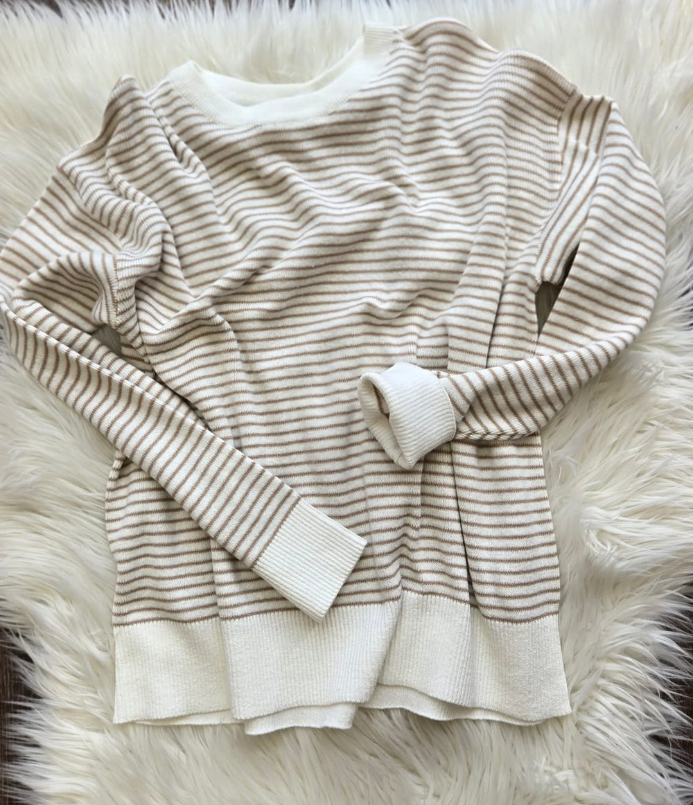 TAN THIN STRIPE LIGHT WHITE SWEATER