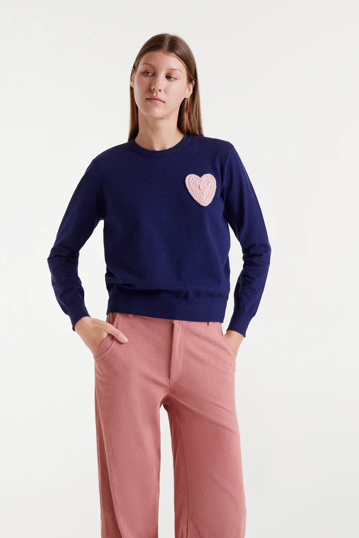 PINK PATCH HEART NAVY LIGHT SWEATER