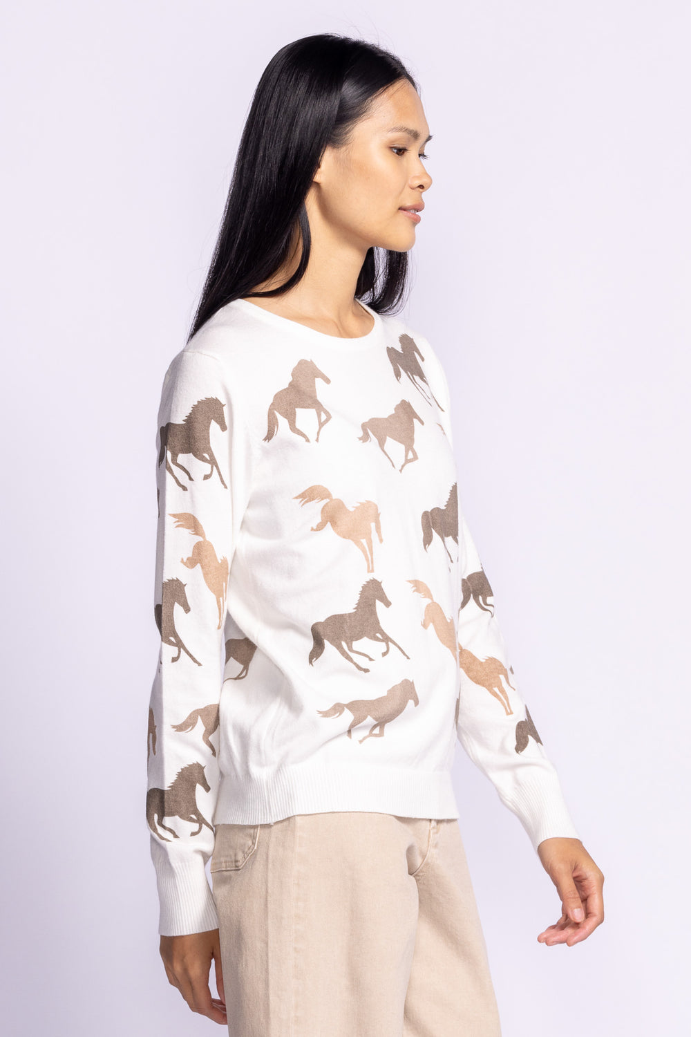 WILD HORSE WHITE SWEATER