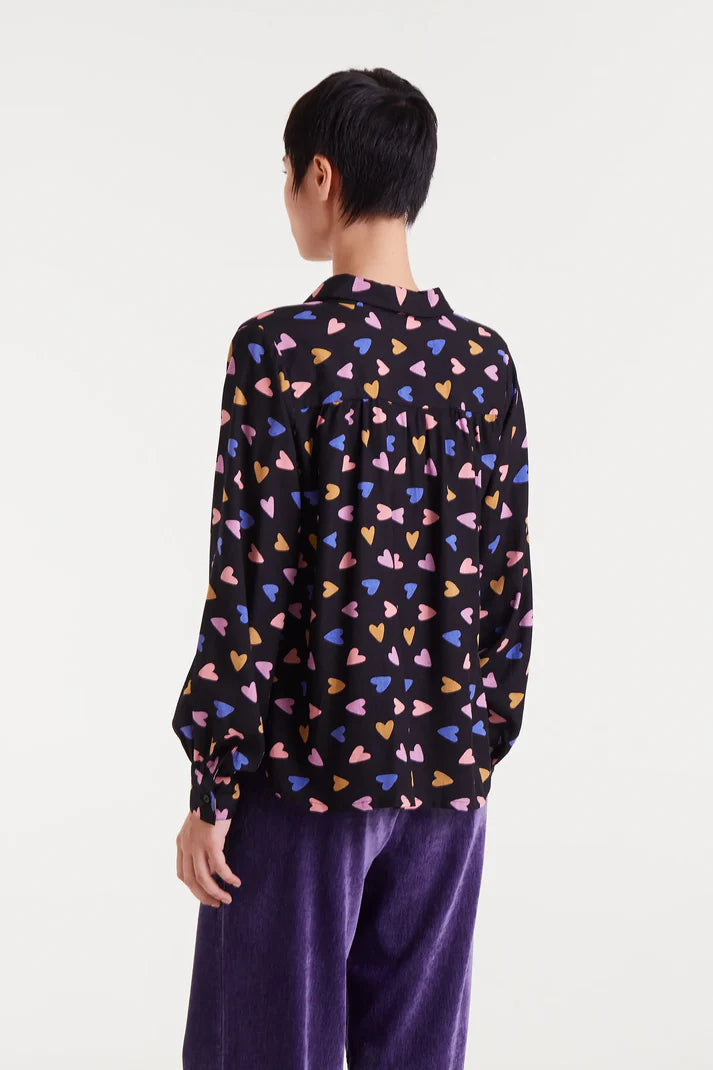 POTPOURII HEARTS BLACK SHIRT