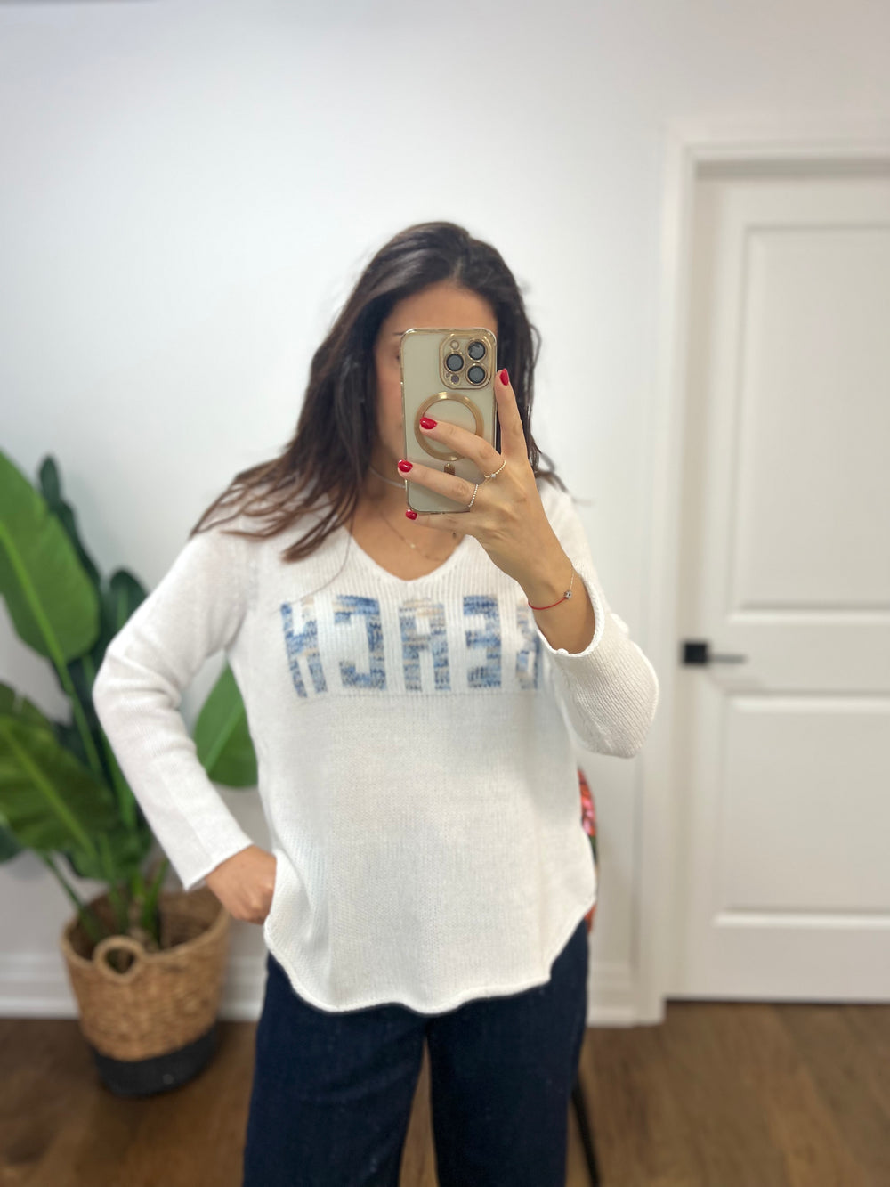 MARBLE BLUE 'BEACH' WHITE VNECK SW