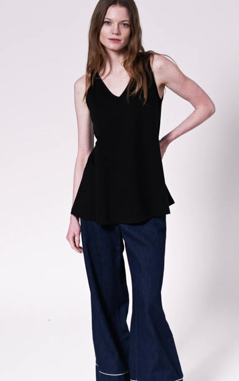 ESTELLE BLACK SWING TOP