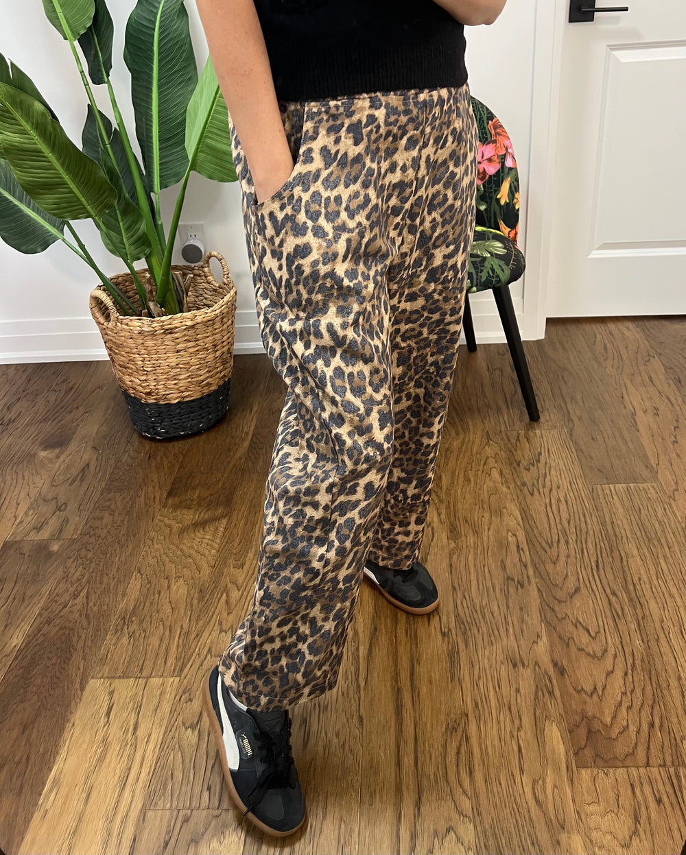 PULL UP PLEAT CHEETAH JEANS