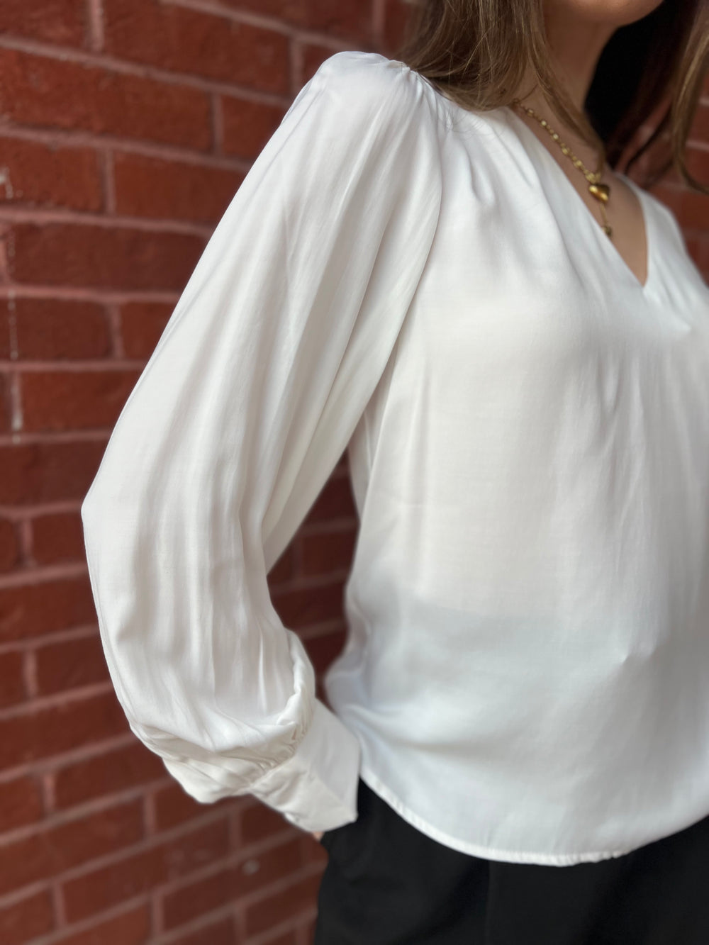 MOE WHITE SILK FINISH BLOUSE