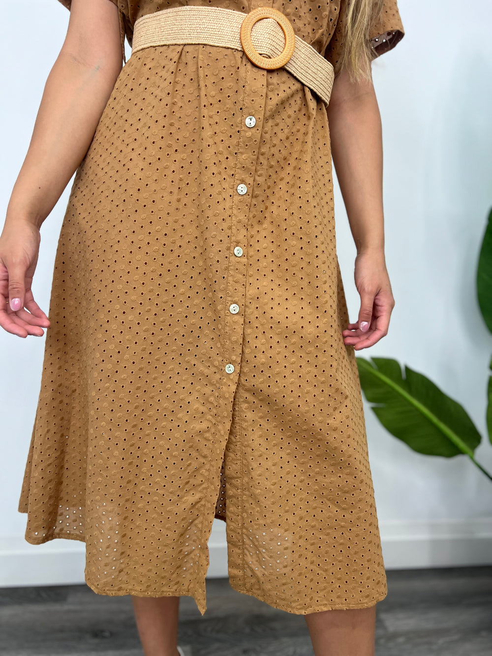 CARAMEL EYELET SHIRT DR W/BELT