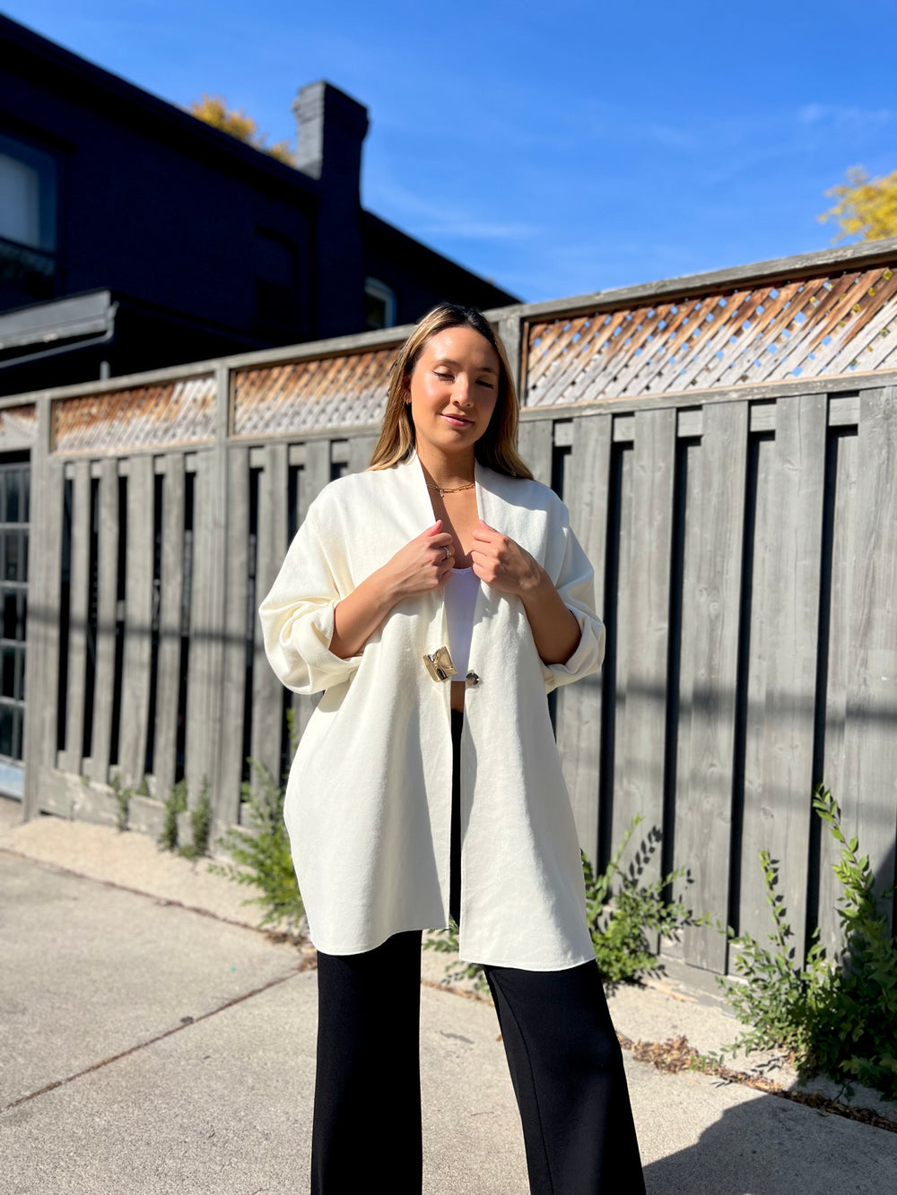 AMY 80S BUCKLE IVORY CARDIGAN