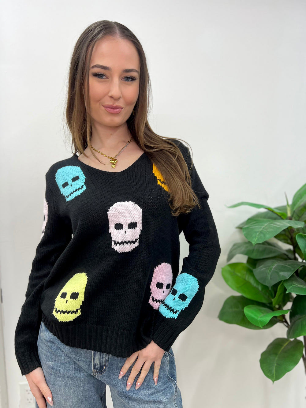 PASTEL SKULLS BLK SWEATER MIRACLE