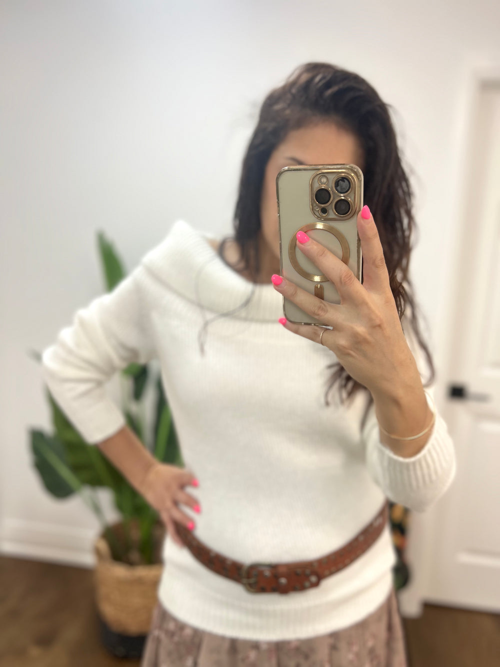 MARILYN WHITE OFF SHOULDER SWEATER