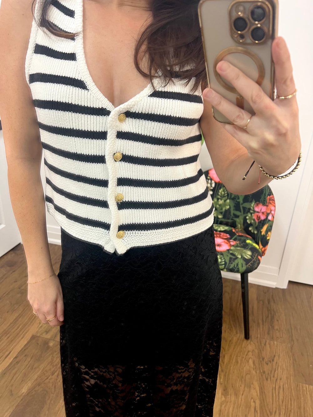 META NAUTICAL KNIT VEST W/GOLD BUTTONS