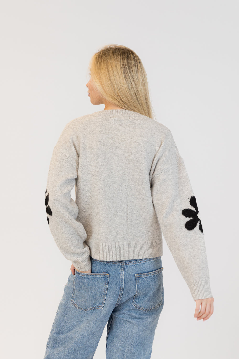 BLACK DAISIES LIGHT GREY CARDIGAN