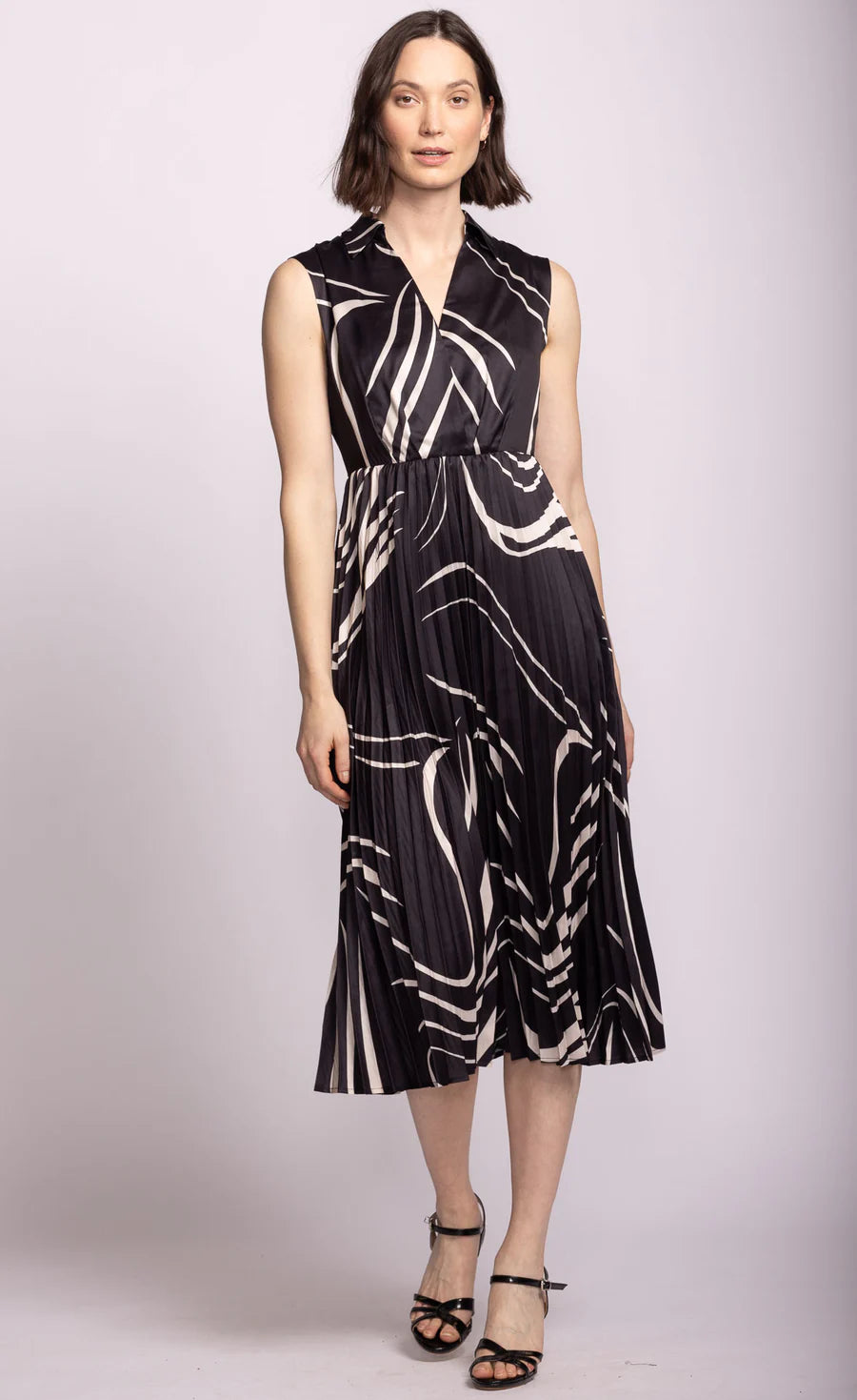 AVENUE SATIN PLEATED BLACK WHITE PRINT D