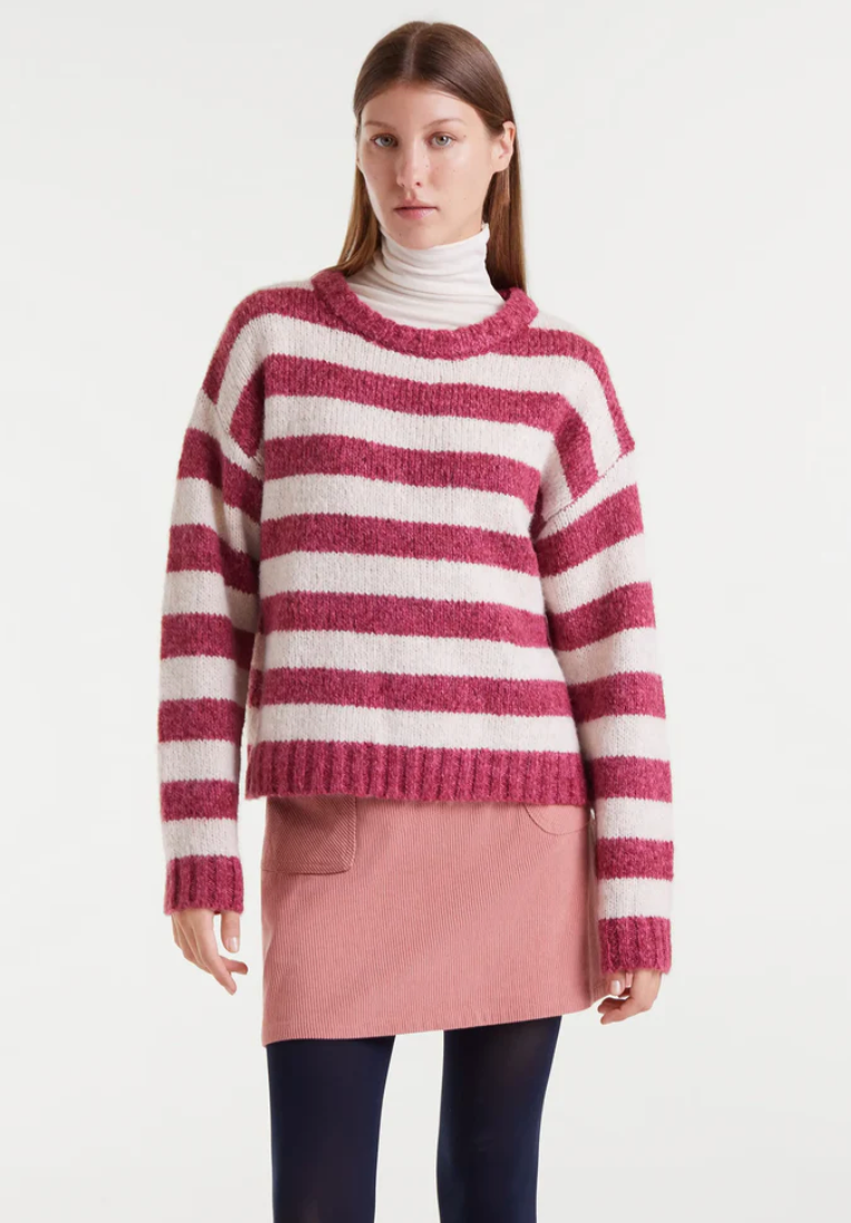 HEATHERED BERRY STRIPE PULLOVER