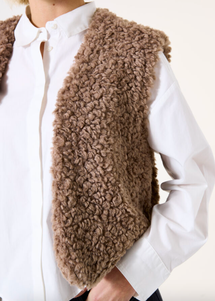 GILET TAUPE FURRY SHORT